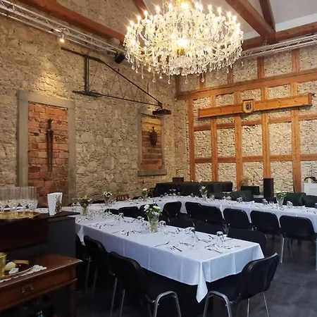 Exklusive Loft-wohnung, Nur 30 Min Von Zuerich *